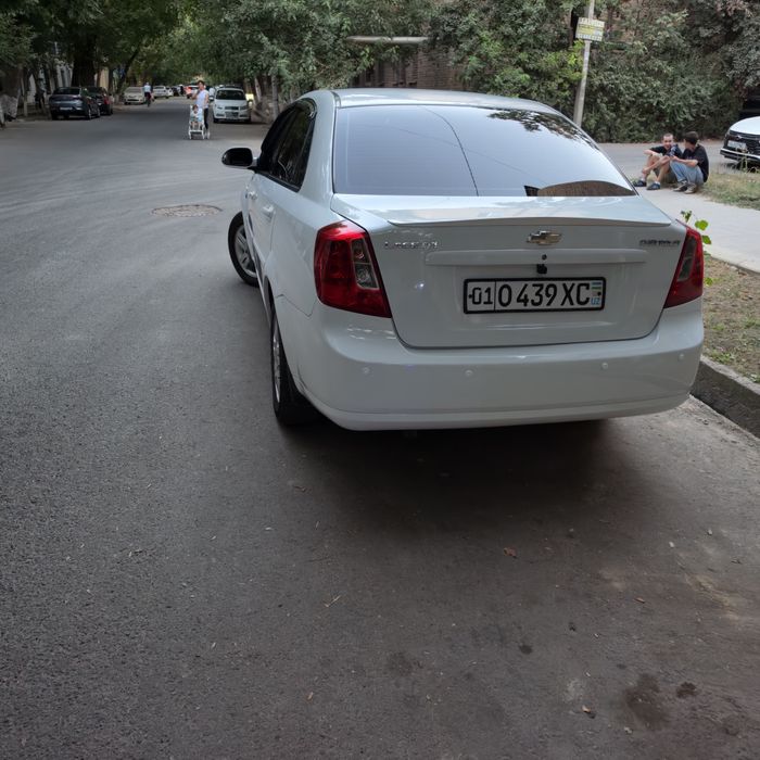 Prodam lacetti 1.8