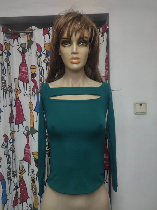 Top cu mânecă lungă