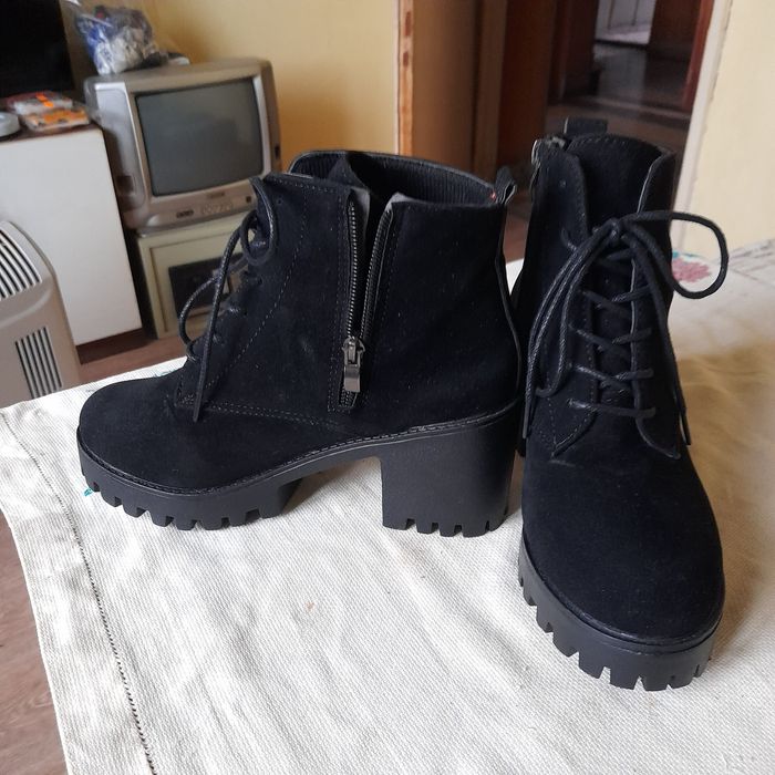 Дамски зимни обувки - боти