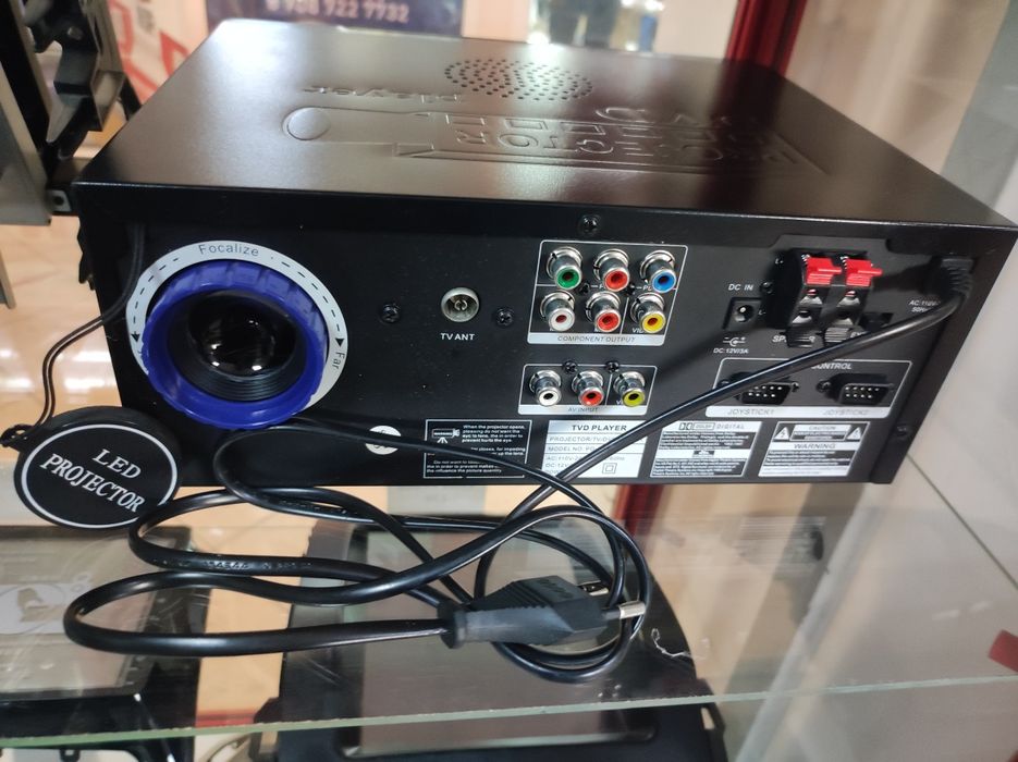 Видео DVD проектор новый в упаковке