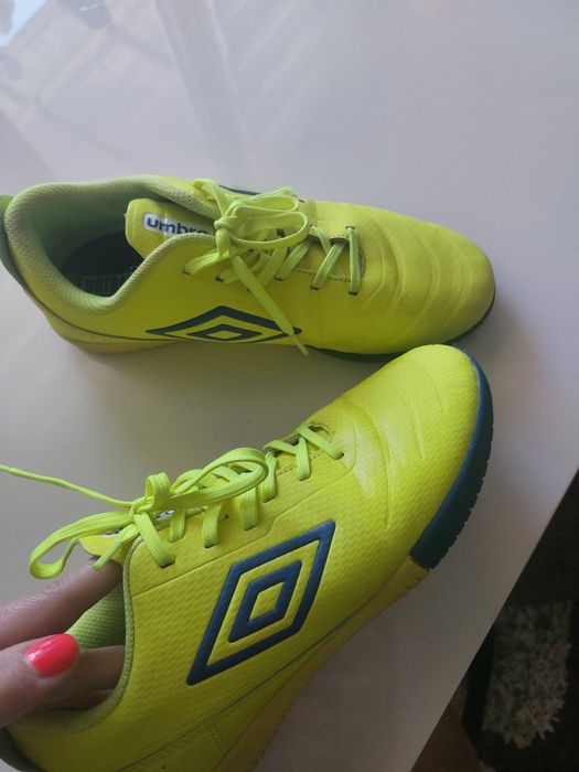 Стоножки umbro 37 номер