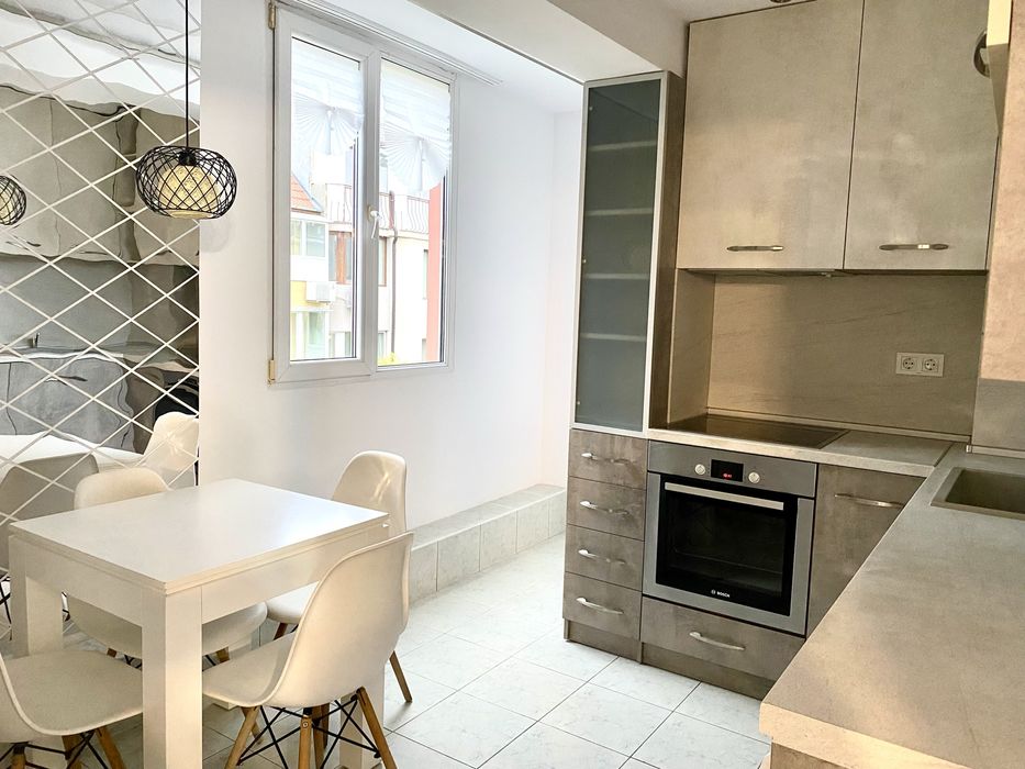 Дава се под наем Двустаен апартамент в Варна, Конфуто - 70 кв.м за 650 € - Снимка #5