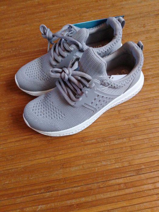 Детски маратонки,нови , р-р 32