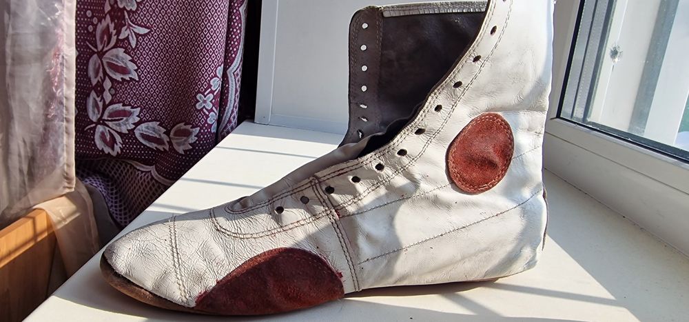 Борцовки или боксерки времен СССР.