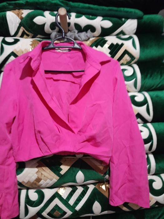 Әр түрлі киімдер.