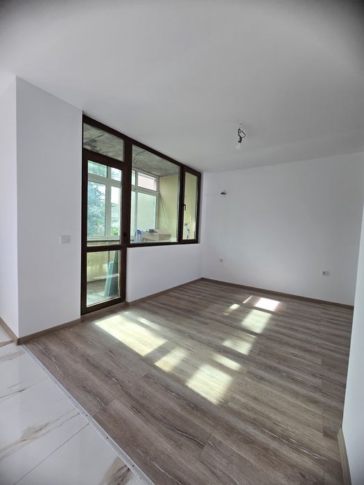 Продава се Четиристаен апартамент в Горна Оряховица - 114 кв.м за 1096 €/кв.м - Снимка #3