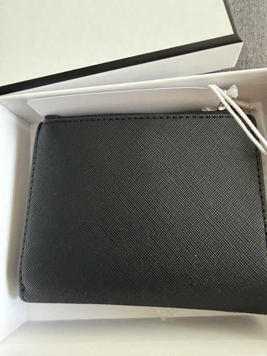 Guess портфейл нов
