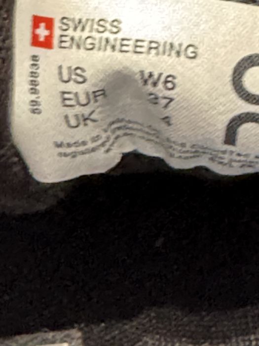 Маратонки ON CLOUD WATERPROOF .Номер 37