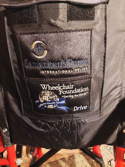 Продам новую американскую детскую инвалидную коляску