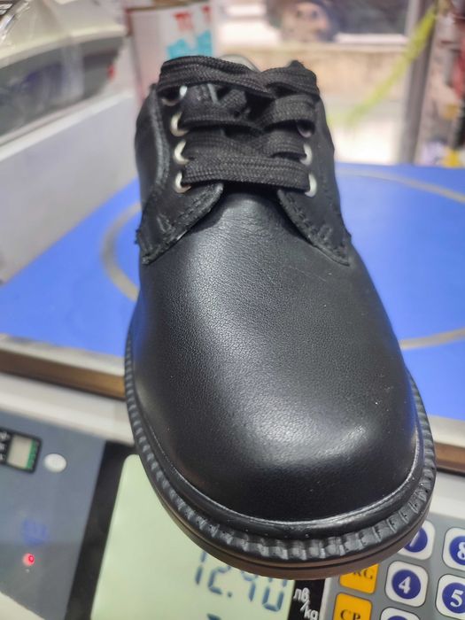 Продавам детски ОФИЦИАЛНИ обувки 29-30