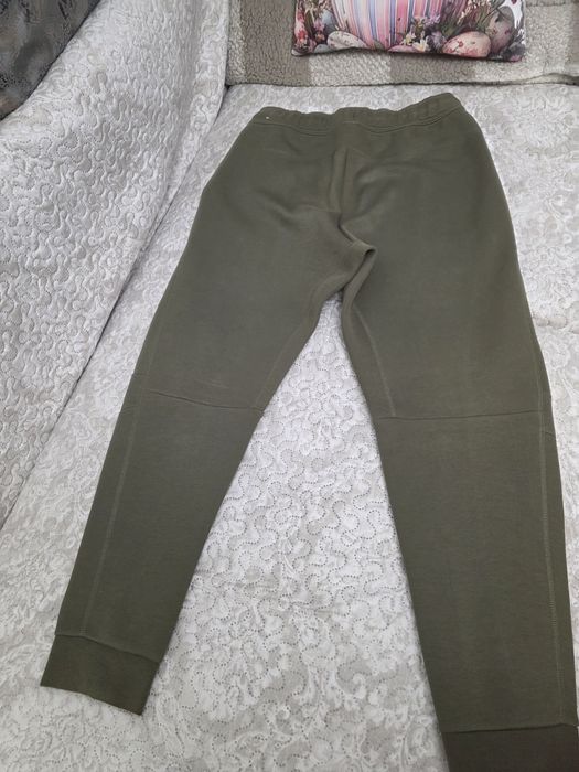 Pantaloni Nike Tech
