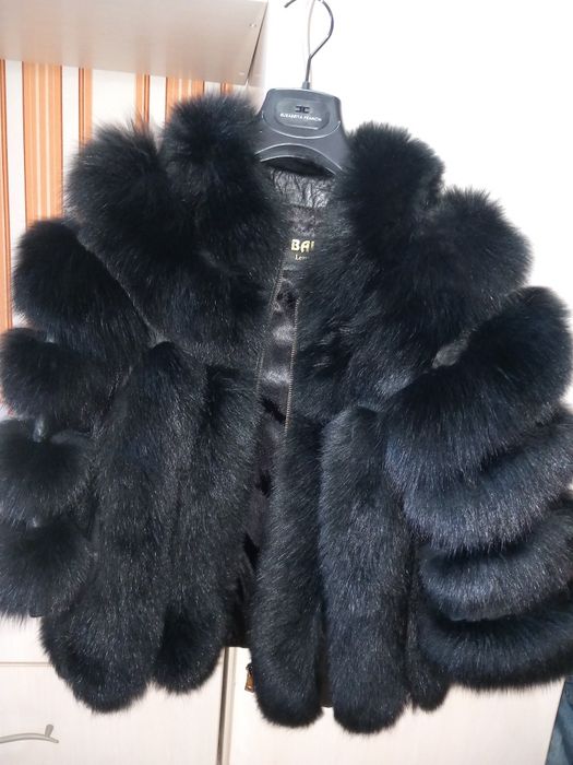 Естествен косъм,  С размер . Два цвята.