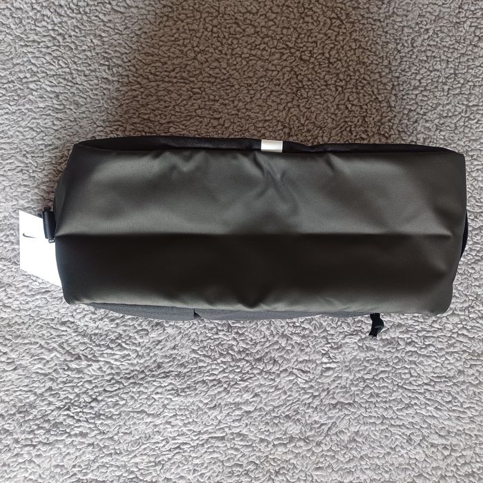 Продавам сак за обувки Nike