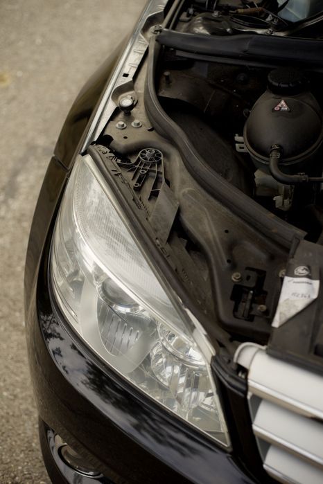 far stanga dreapta halogen xenon mercedes c w204 usa aripa capota turb