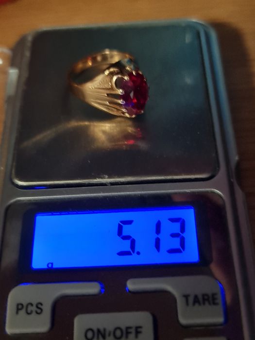 Золотое кольцо 583 пробы с рубином