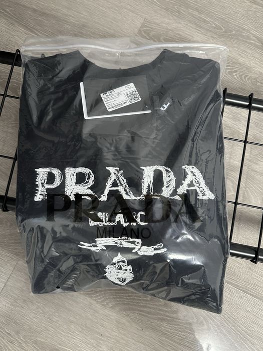 Bluza PRADA super calitate