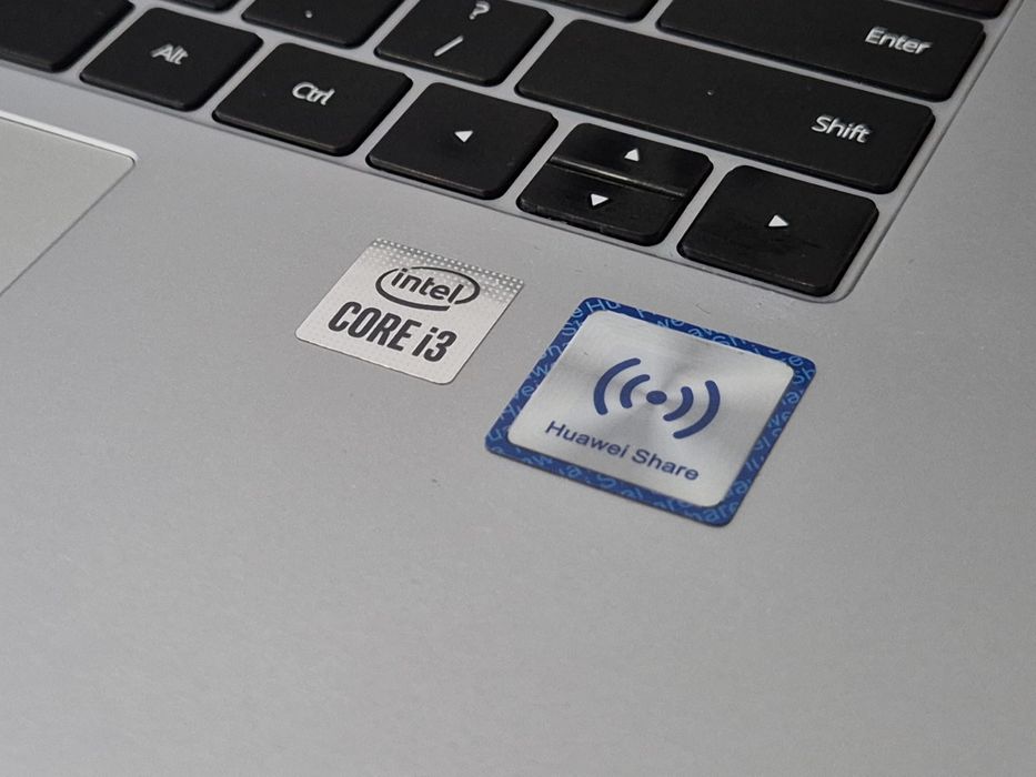 Laptop Huawei i3