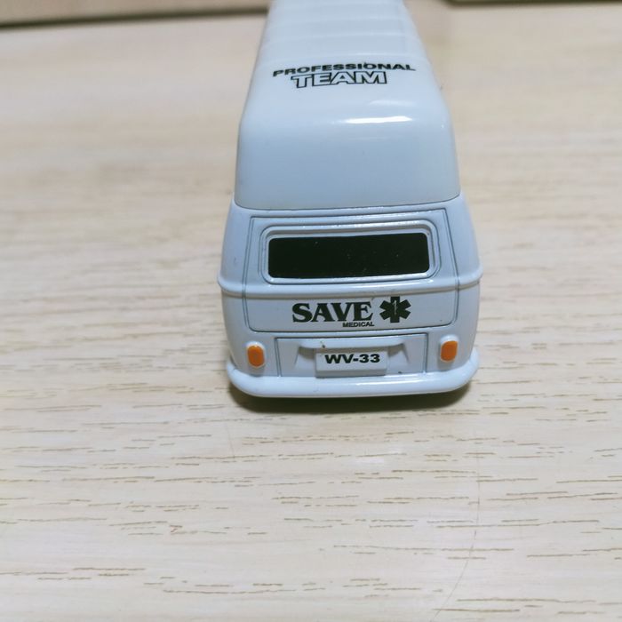Игрушки, продам машину