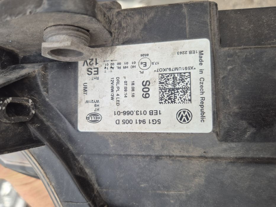 Ляв фар Фолксваген Голф 7 VW Golf 7 фарове