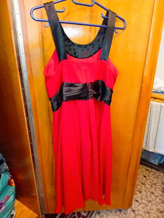 Vând rochiță ocazie