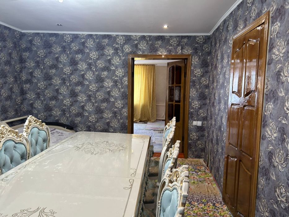 Новый стол со стульями