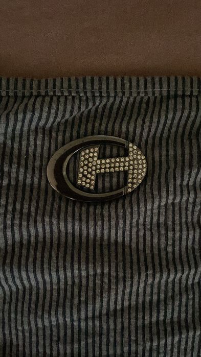 Дамски топове в размер S и XS. В добро състояние ( обличани са рядко).