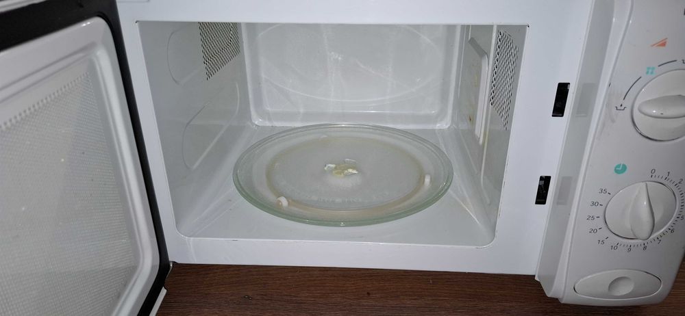 Микровълнова печка DAEWOO 800W