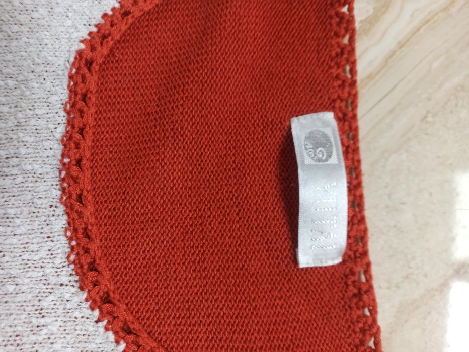 Compleu dama cu bluza și jerse din tricot.