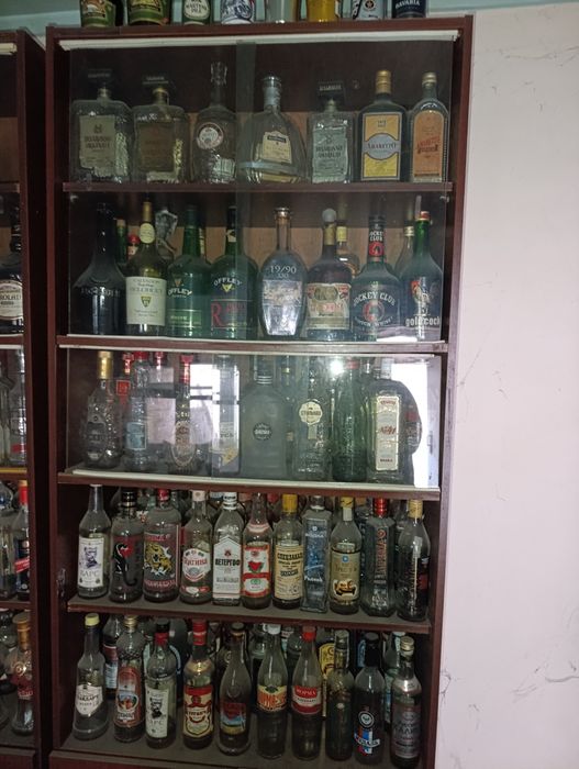 Пустая тара бутылки