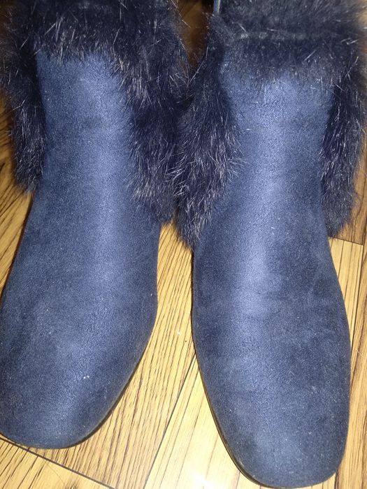 Продам новые осенние ботиночки