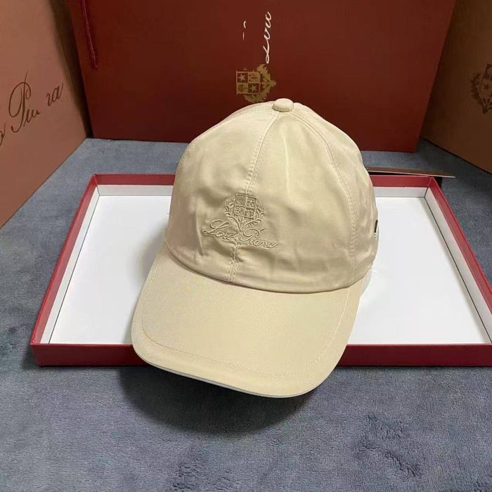 Loro Piana кепка