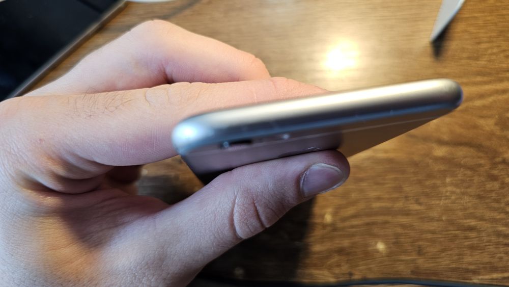 iPhone 6s silver 64Gb