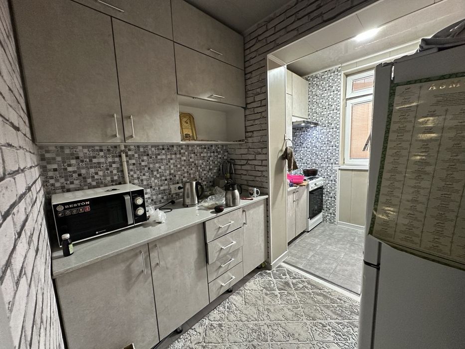 Продается свой 3 комн квартира кара-камыш 1/3