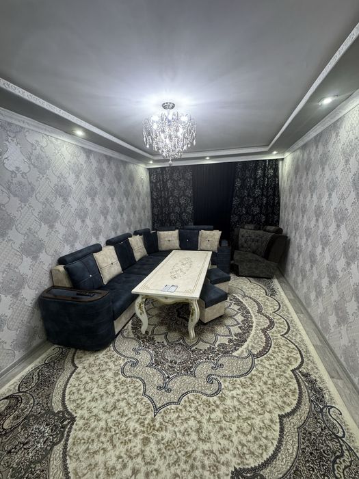 Продается 4 комнатная квартира. Чирчик. Троицк