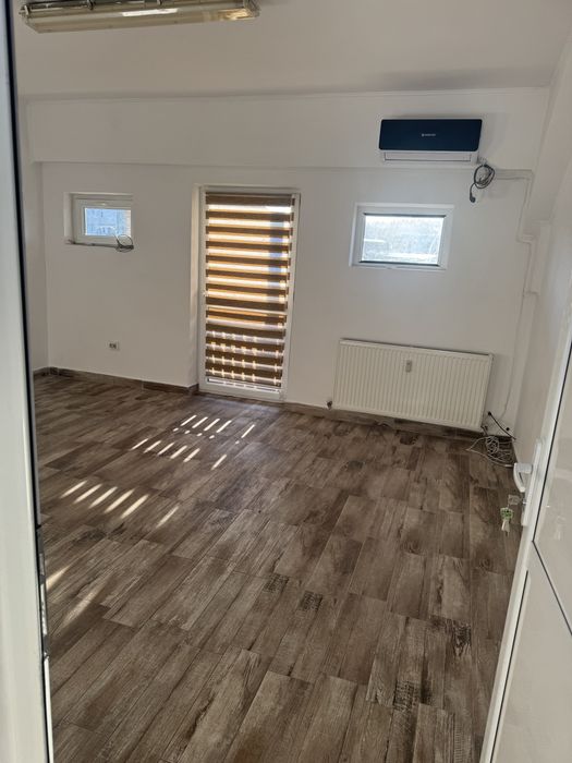 Spatii birouri in cladire Business / AC/ fibra / balcon - zona Dovali