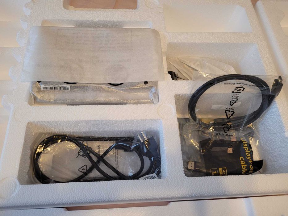 2 x Monitor Lenovo L24q-35, IPS 23.8", QHD 2560x1440, 75Hz, 4ms