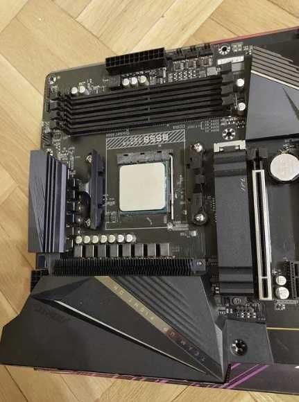 AMD Ryzen 5 5600 + Gigabyte B550 Aorus Pro