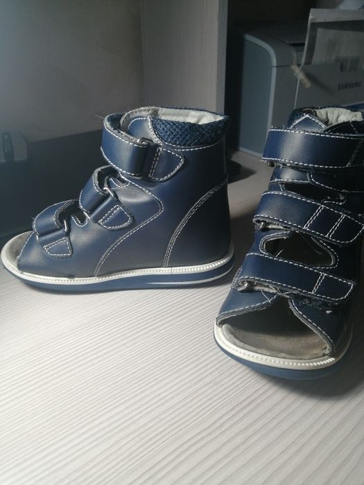 Продам детскую ортапедмческую обувь