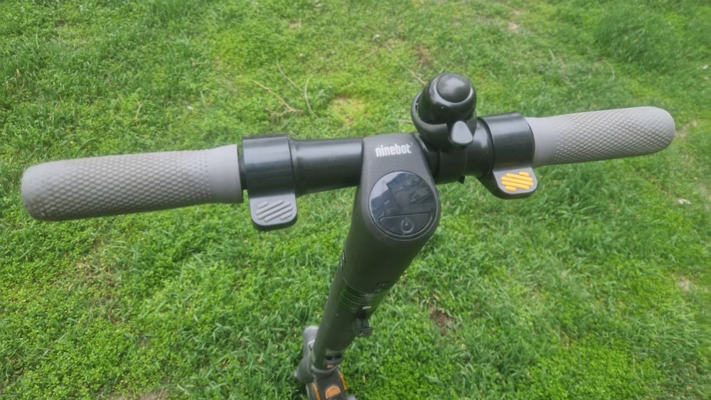 Продам  Ninebot E 25.Требуется ремонт.