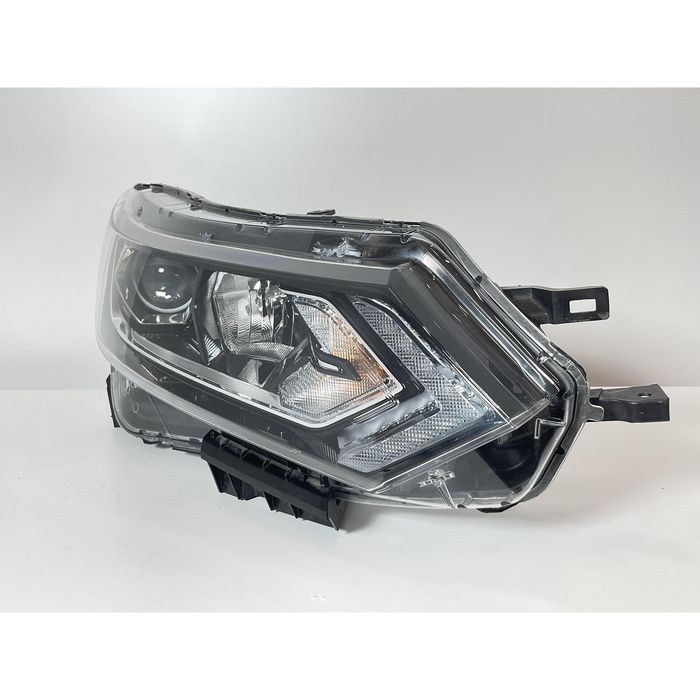 Десен фар за nissan qashqai j11 - 26010hv00a