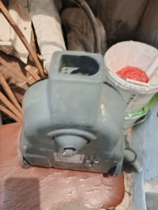 Срочно продам Пылесос надо  в ремонт