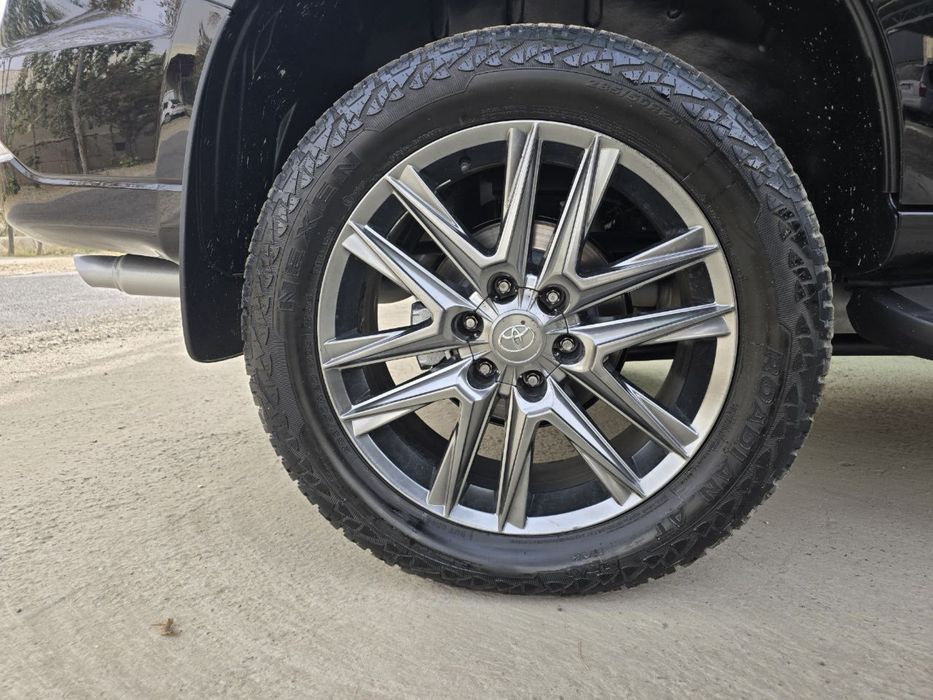 Комплект дисков баллонов на lexus, land crusier prado
