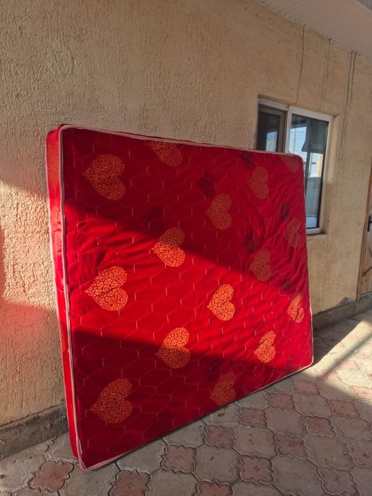 Матрас в хорошем состоянии