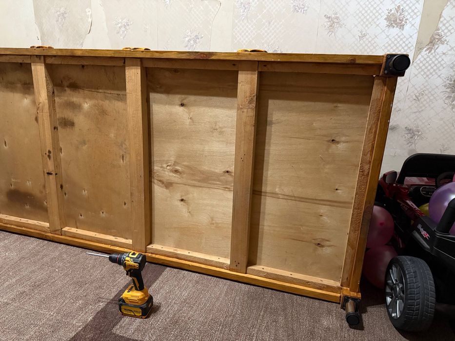 Кровать и матрас вместе