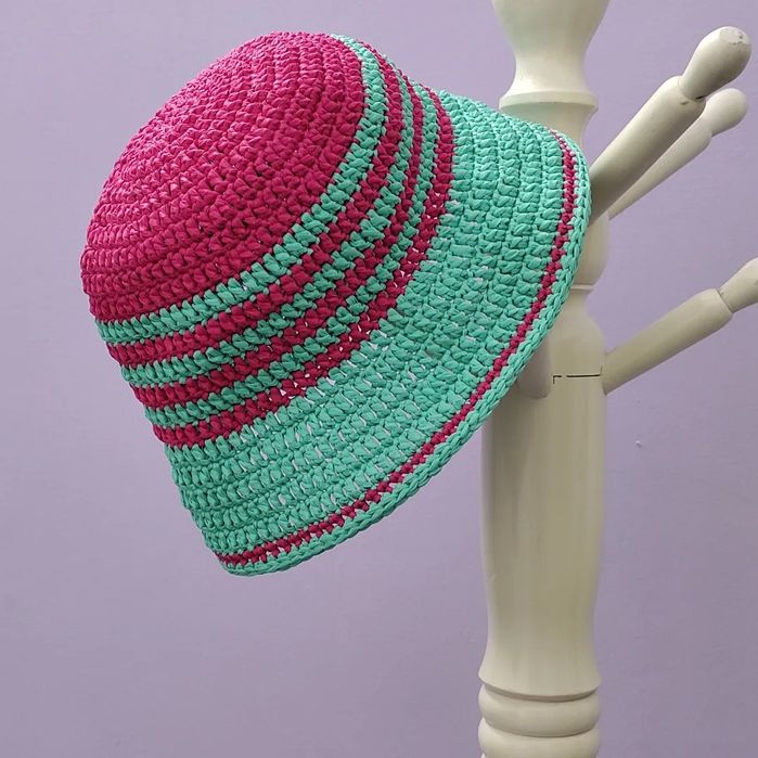 Стильная,  яркая панама. Ручная работа.из Рафии.