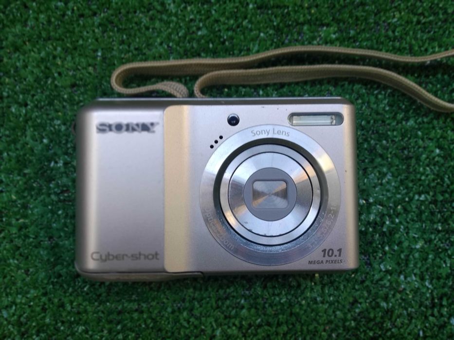 Продавам малки фотоапарати.