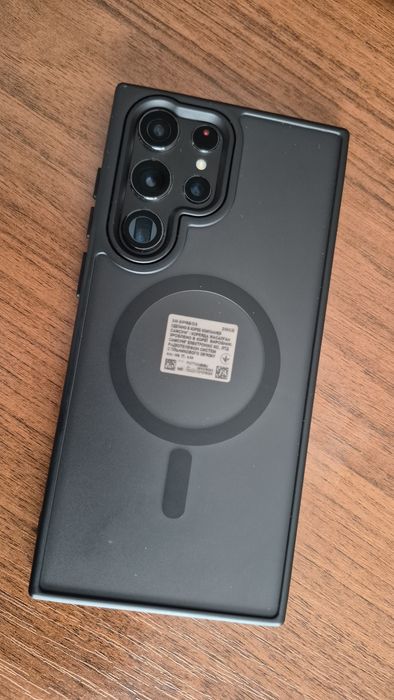 Самсунг S 22 Ultra.