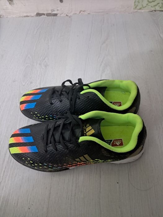 Продам бутсы футбольные