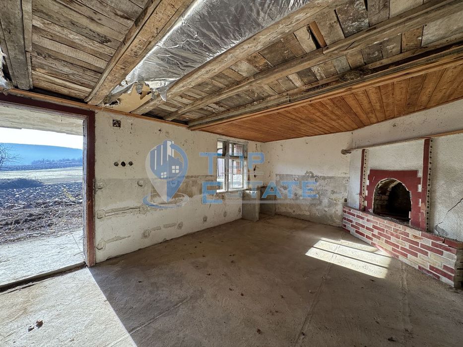 Двуетажна слънчева вила във вилната зона на град Бяла Черква