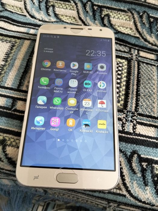 Samsung   Галакси  j4,  дисплей